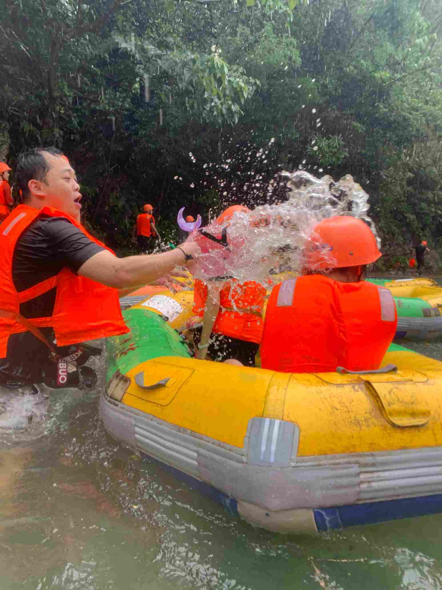 肇慶區(qū)域激情5月之清遠(yuǎn)漂流